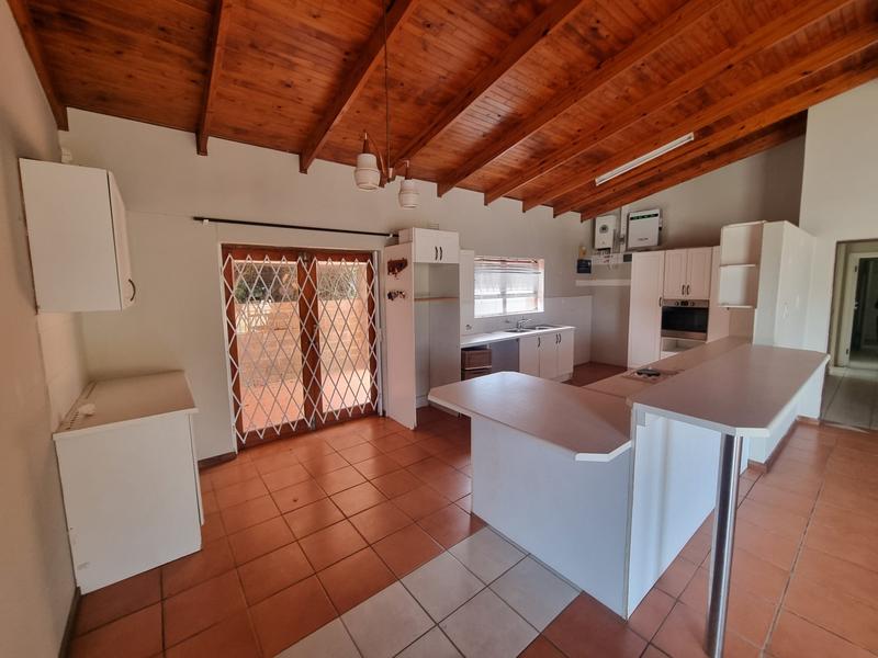 6 Bedroom Property for Sale in Reebok Western Cape